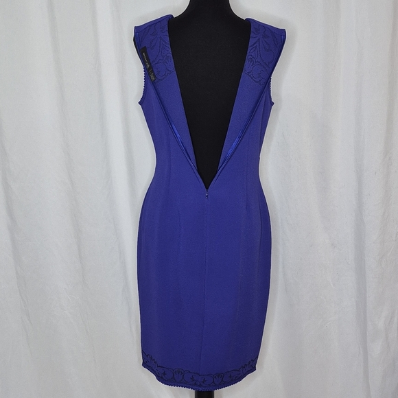 ST. JOHN Sleeveless Sheath Dress - Size 8 - Picture 9 of 14